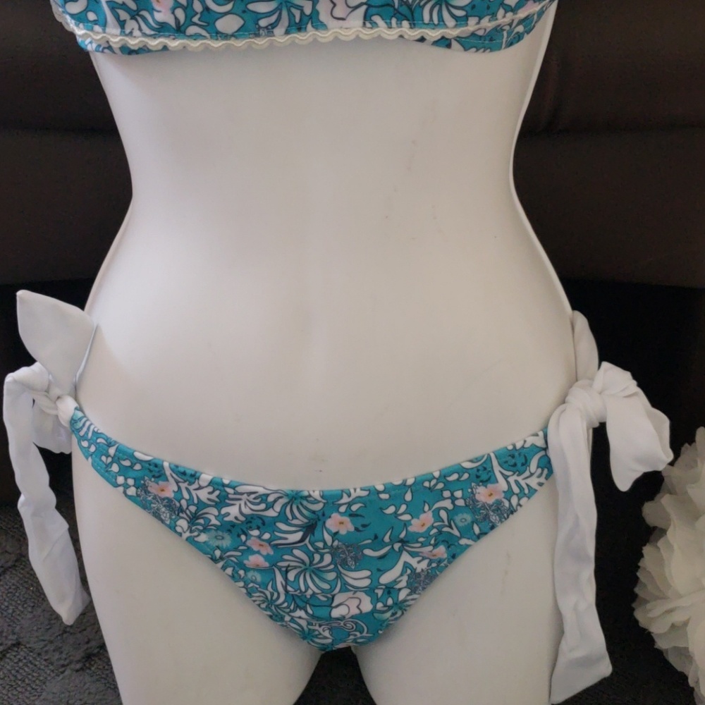 Bathing suit - Picture 3 of 4
